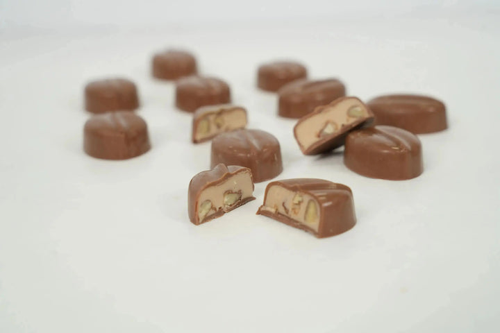 Belgian Flavors Stuffed Chocolate  Round With Base Poetry Plate With Acrylic Box 400 gm DANAT TAQUEEN