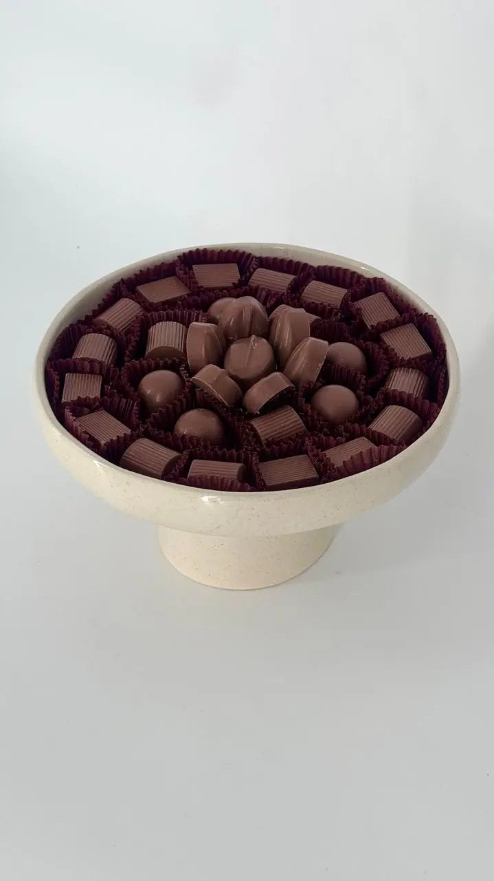 Belgian Flavors Stuffed Chocolate  Round With Base Poetry Plate With Acrylic Box 400 gm DANAT TAQUEEN