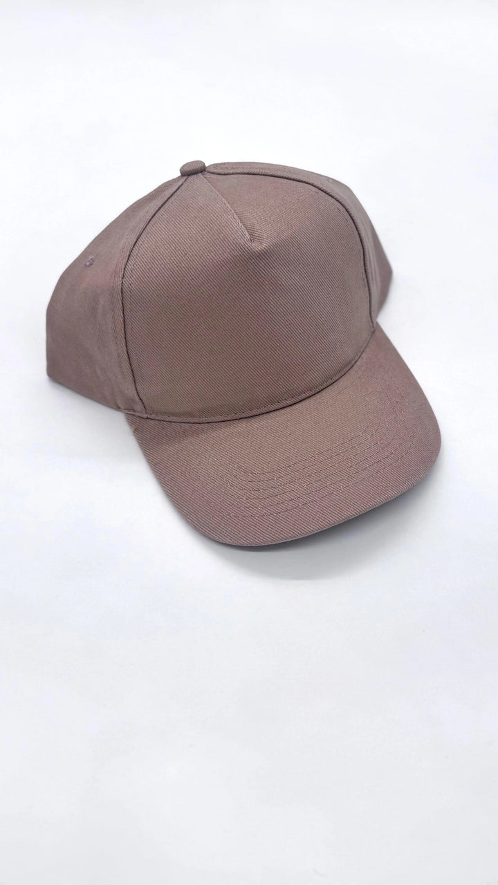 Customizable Beige Cap with Embroidered Badge FAN ALDARZA TAQUEEN